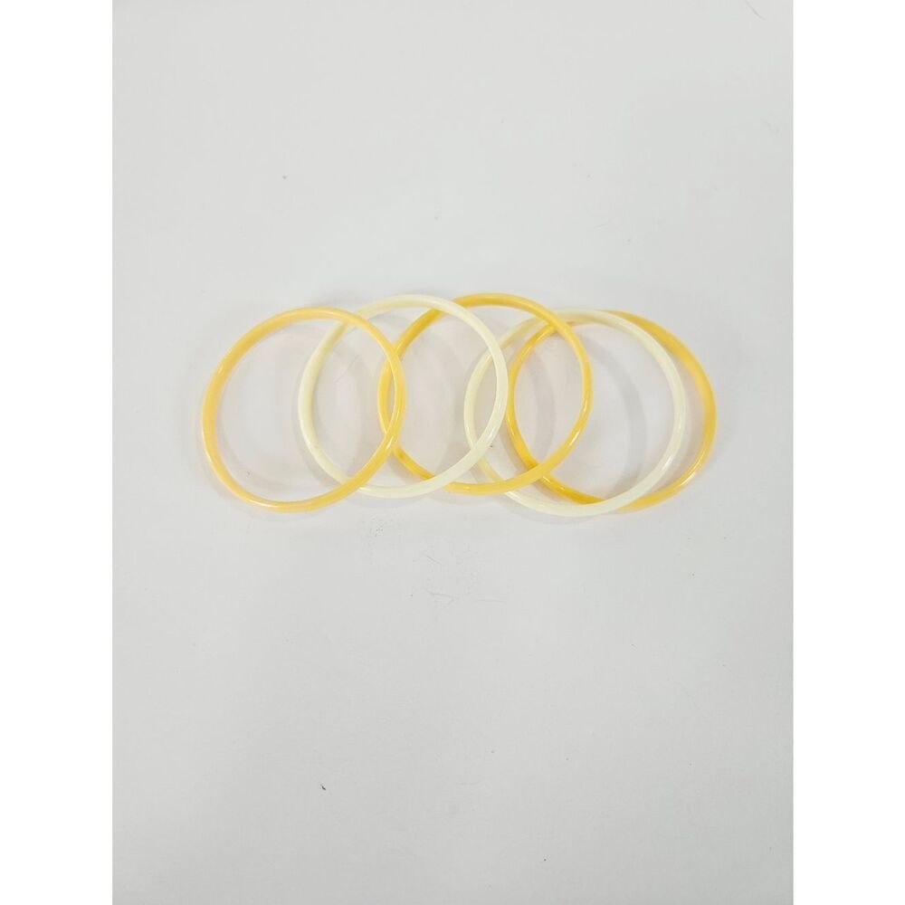 Vintage '30s Set of Five Butterscotch Yellow Cream Bakelite Round Spacer Bangles